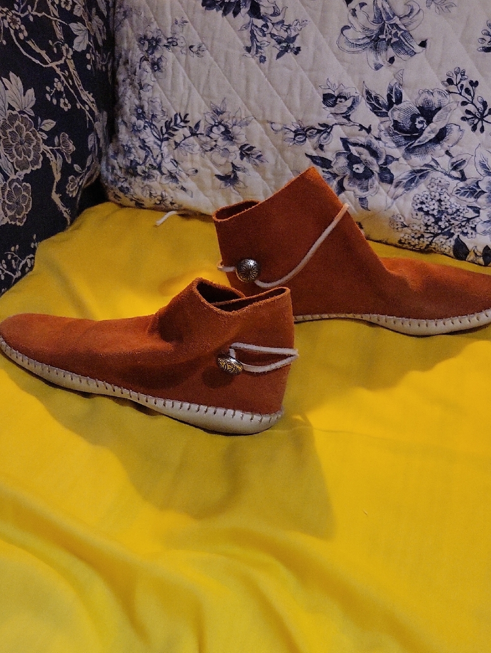 Handmade Leather Suede Booties w Button, White Leather Barefoot Sole, Size9 - Picture 2 of 13